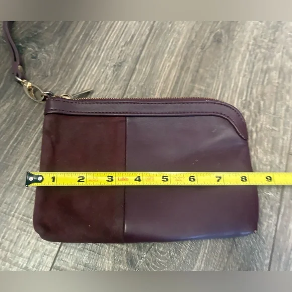 Versona clutch / wristlet / wallet in two toned purple. Gently used - Picture 3 of 7